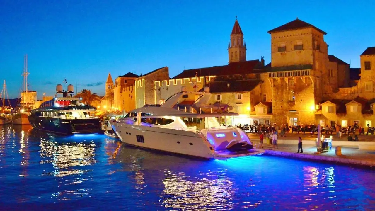 Olive Hill House - Ground Floor Apartment Slatine Croatia